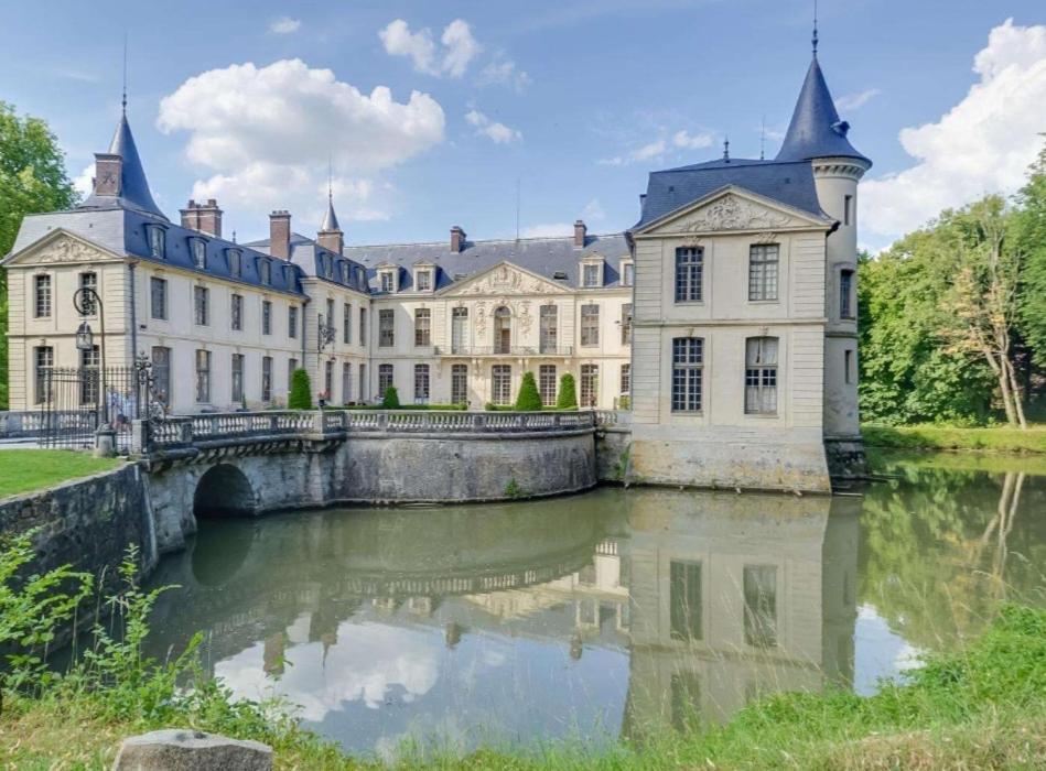 桑利斯Pierres Et Jardins住宿加早餐旅馆 外观 照片