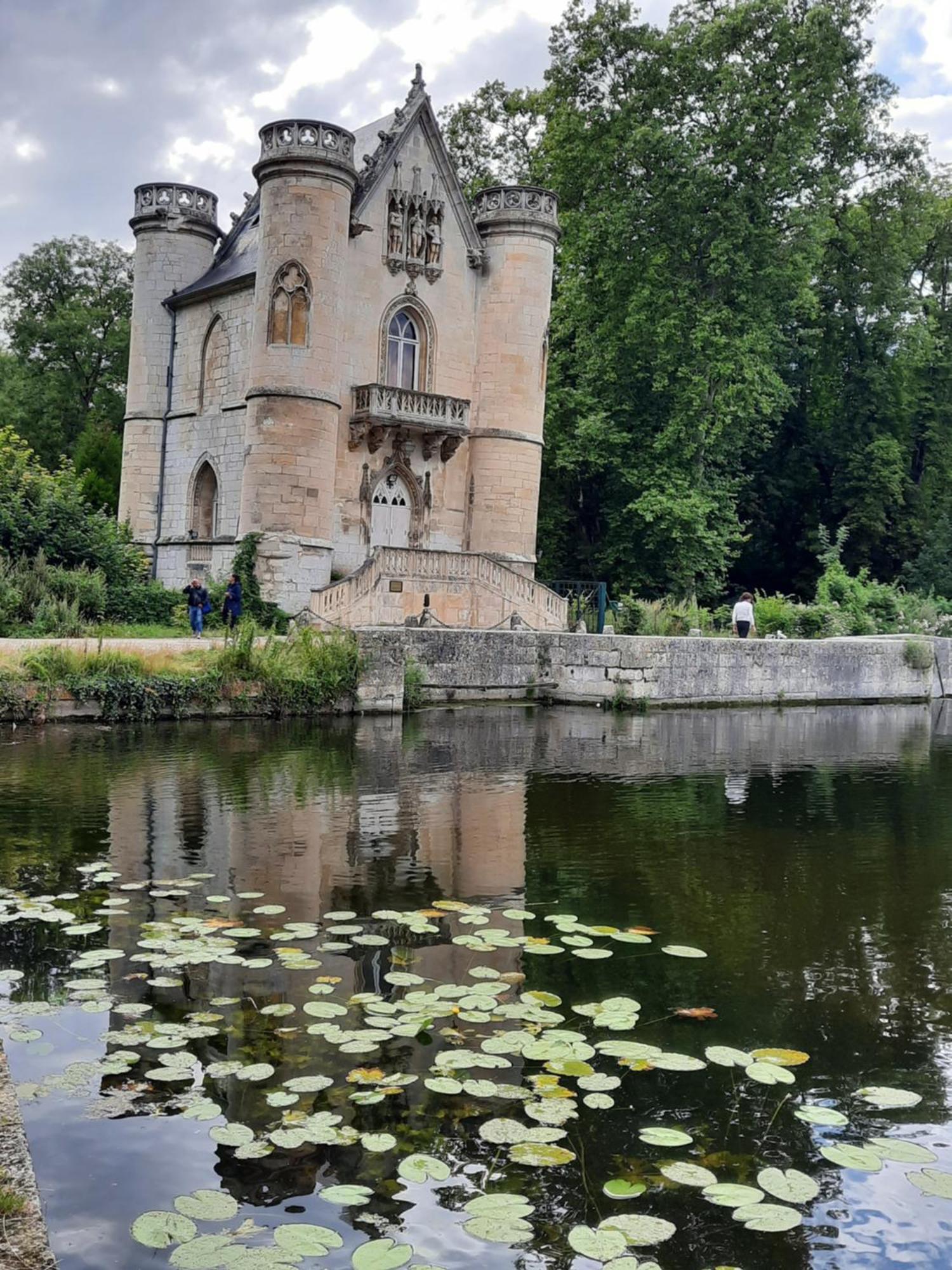 桑利斯Pierres Et Jardins住宿加早餐旅馆 外观 照片